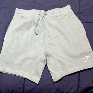 Gymshark crest shorts - desert sage green